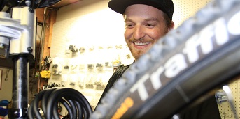 electric-bike-maintenance-close-up.jpg electric-bike-maintenance-close-up.jpg